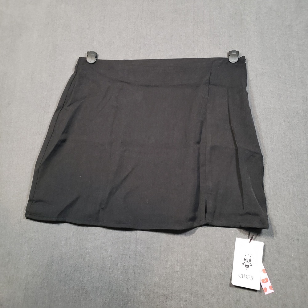 Cider Mini Skirt Womens XL Black Woven Side Zip Casual Skirt NWT